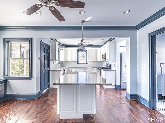 3rd image of 5385 Main Street