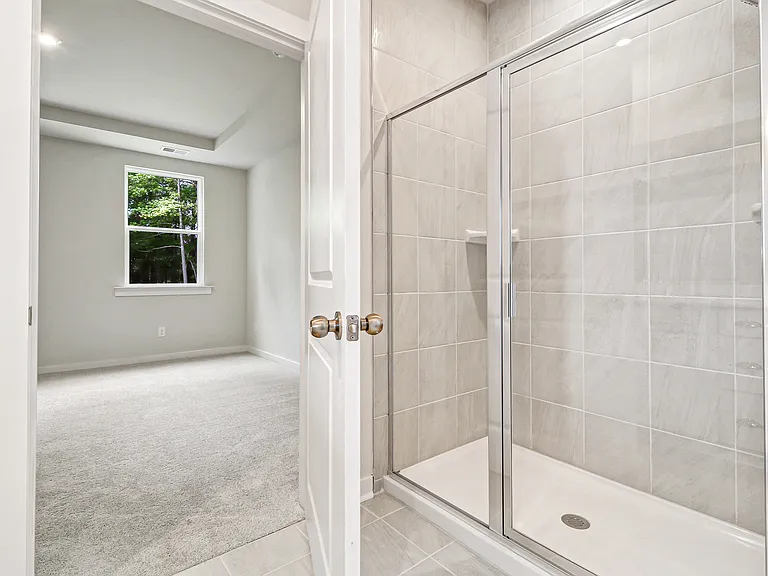 146 Lockwood Dr — Photo 17