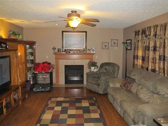 101 Thornhill Dr. family