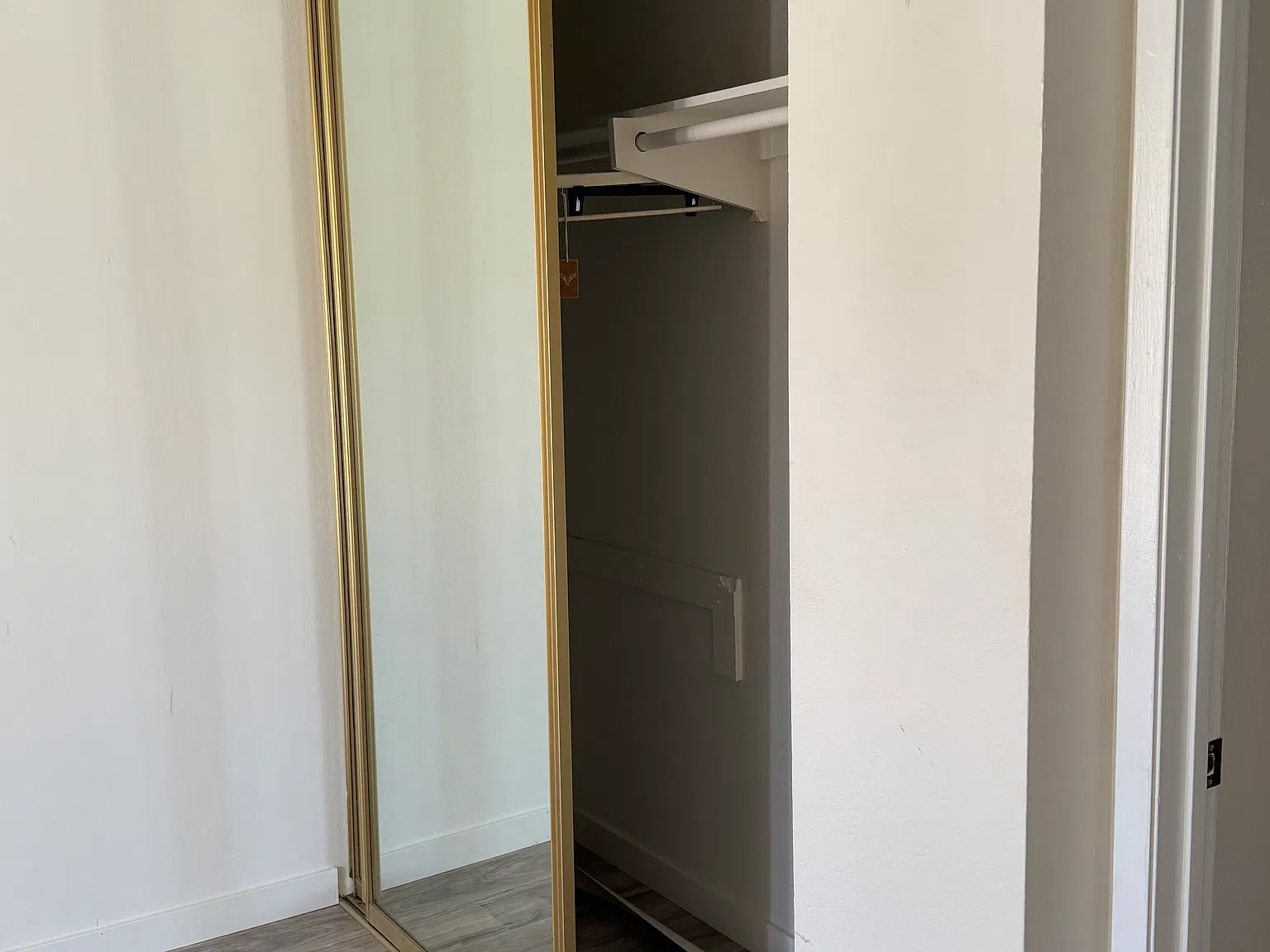 2 bed, 988 sqft, $1,800 — Photo 3