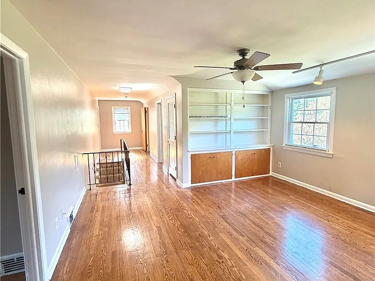 28175 Shaker Blvd — Photo 10