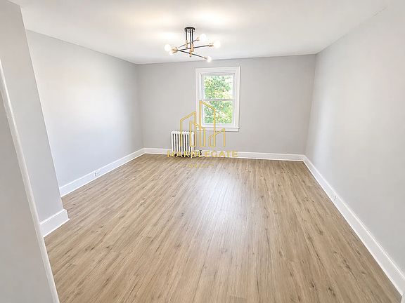 2nd image of 117 4th Ave #33