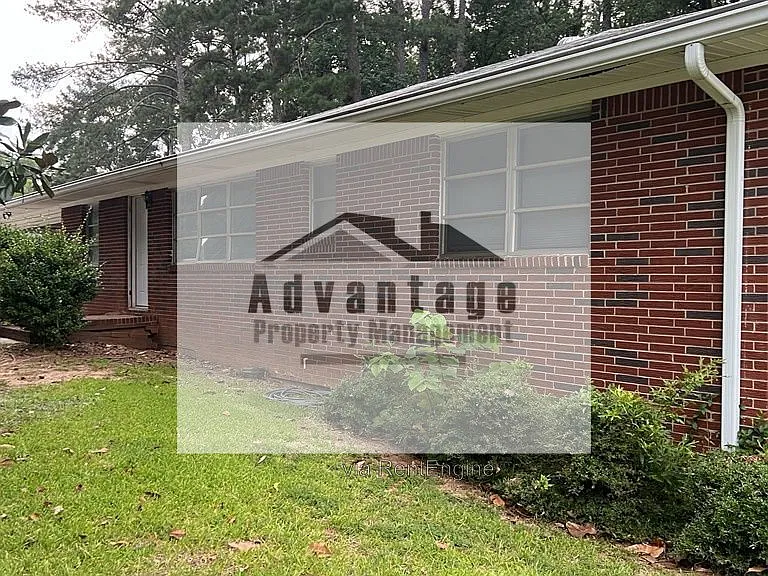 1618 Patricia Dr — Photo 3