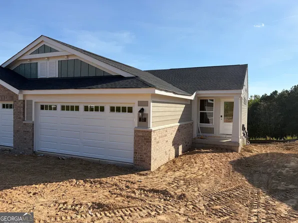 37 Village Dr, Dawsonville, GA 30534