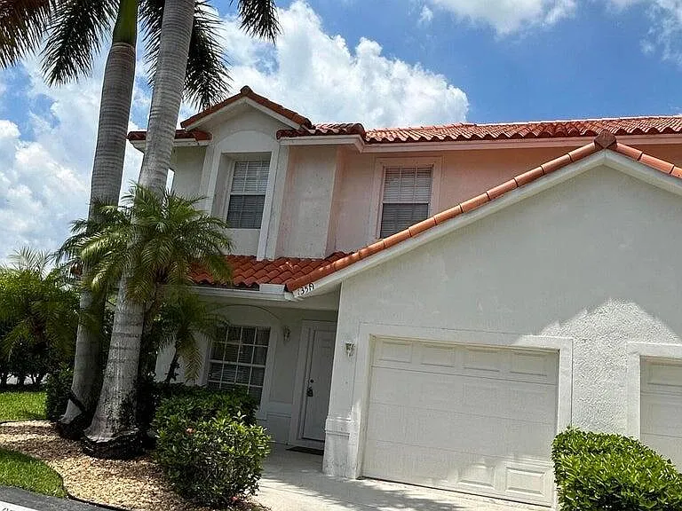 13519 Fountain View Blvd — Photo 2