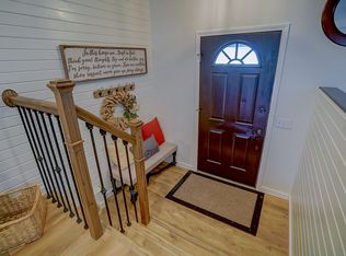 5875 Woodland Dr, Waunakee, WI 53597