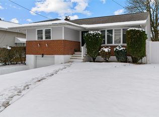 197 Swalm St, Westbury, NY 11590