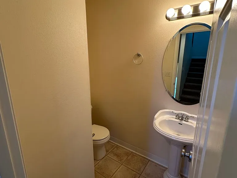 3324 Mia St NE — Photo 8