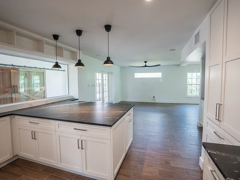 4819 W San Miguel St — Photo 93