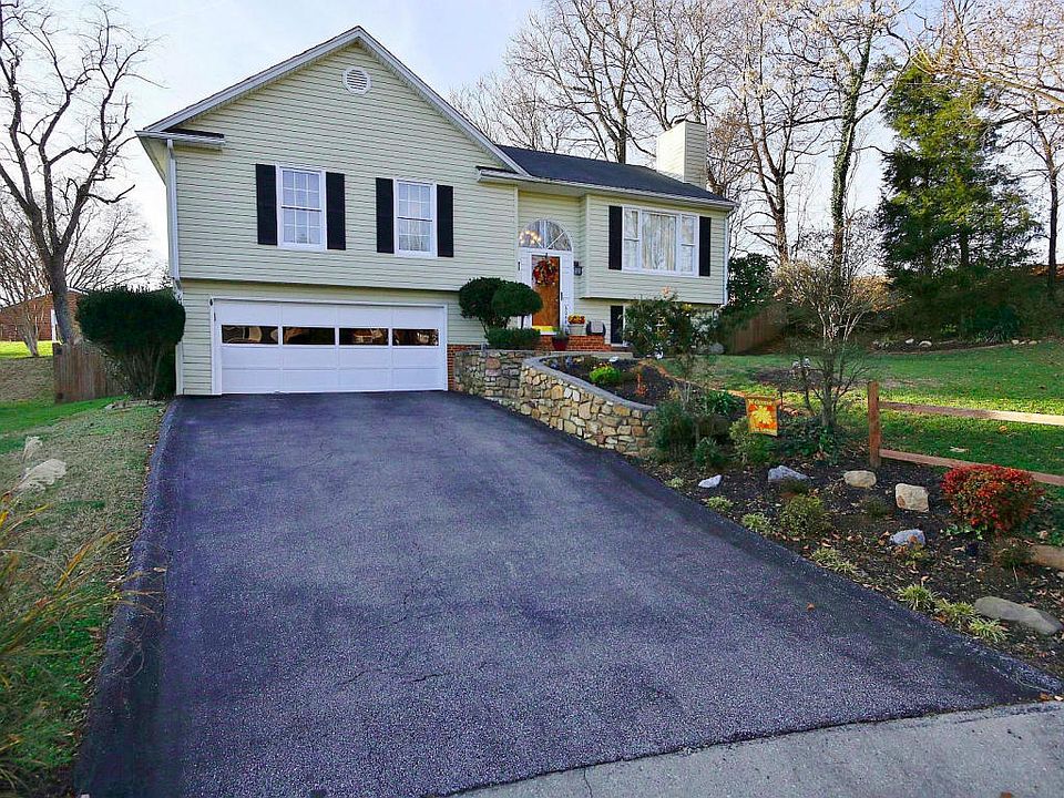 1st image of 6044 Old Manor Ct