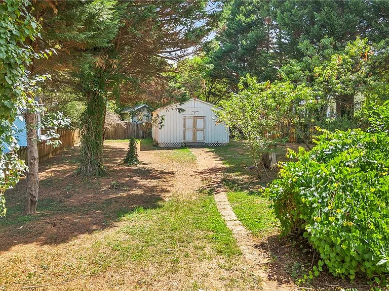 2320 Meadow Gate Dr — Photo 37