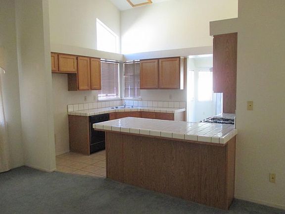 4th image of 2141 Callaway Dr