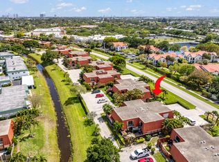 3229 Gardens East Dr APT B, Palm Beach Gardens, FL 33410