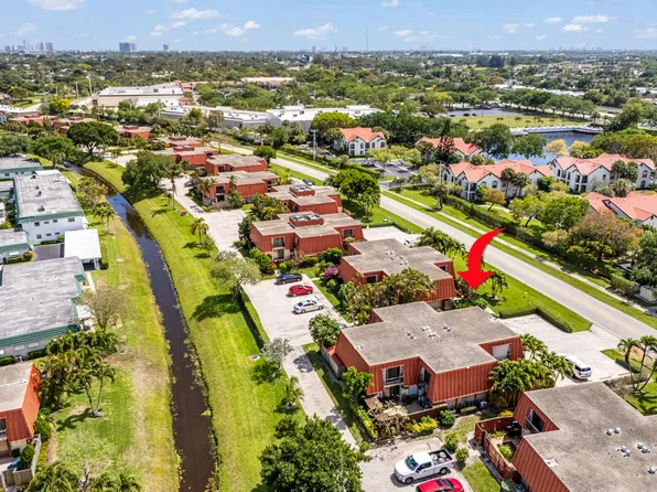 3229 Gardens East Drive #B, Palm Beach Gardens, FL 33410