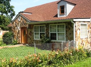 1077 Hiwassee St, Murphy, NC 28906