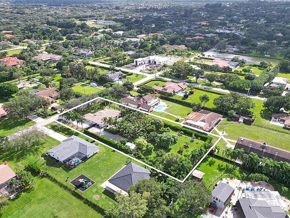 2nd image of 1261 NW 116th Avenue