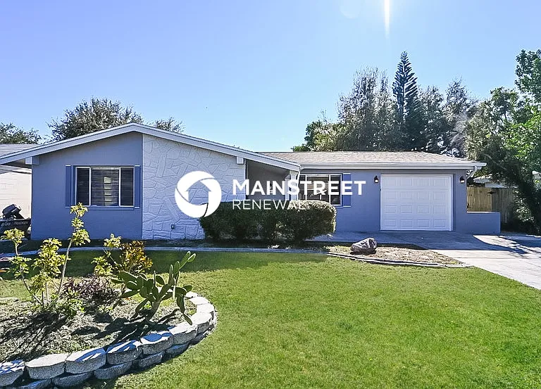 4010 Stratfield Dr — Photo 1