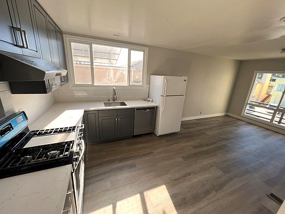 3rd image of 496 Westmoor Ave