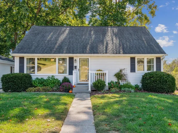 3130 Ideal Ln, Dubuque, IA 52001