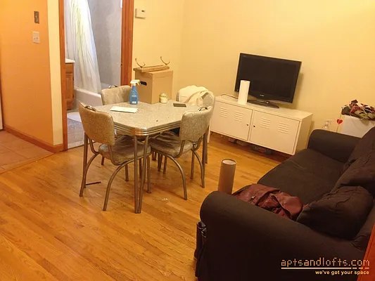 Rented by aptsandlofts.com | media 16