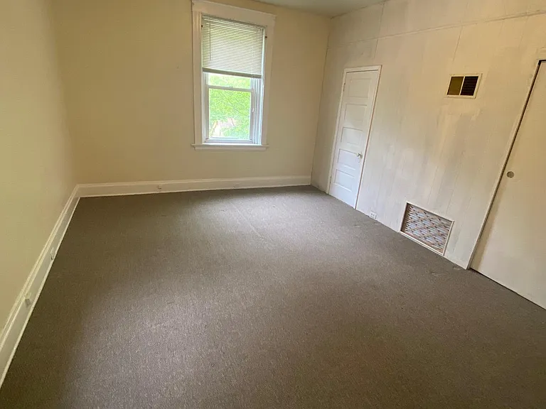 2247 Flora St #1B — Photo 8