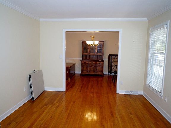 5th image of 404 Kenilworth Dr