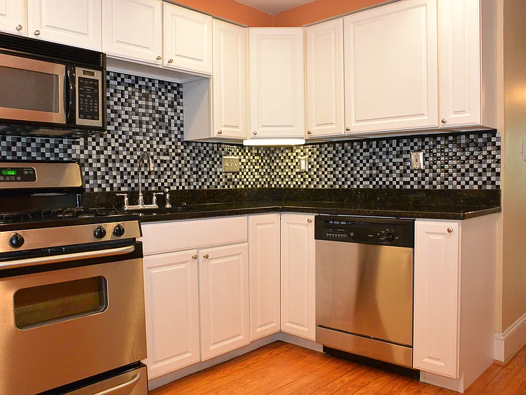 732 Light St #B — Photo 7