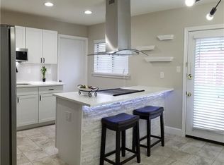 715 Lawndale Dr, Arlington, TX 76017