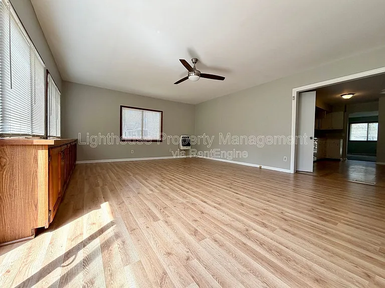 1054 Royal Oak St SW — Photo 4