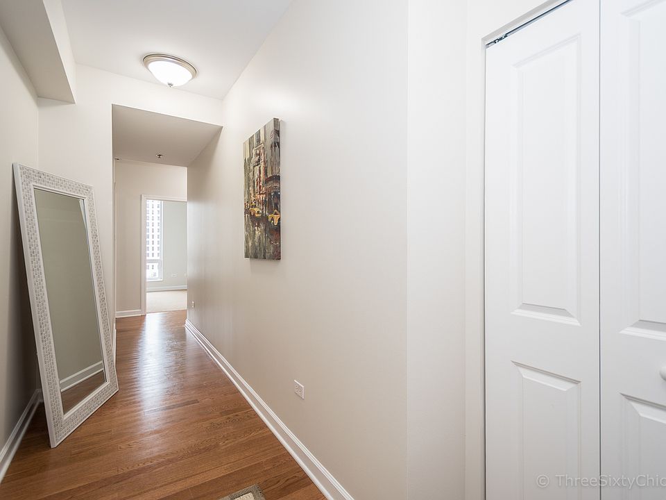 1st image of 1250 S Michigan Ave APT 1009