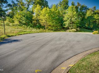 Becky Dr, Johnson City, TN 37601