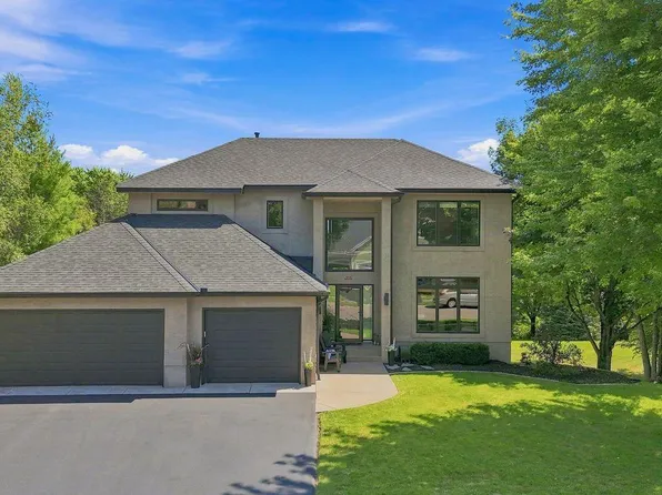 9365 Shetland Rd, Eden Prairie, MN 55347