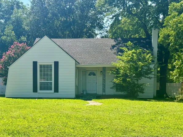 1211 S 9th St, McAlester, OK 74501