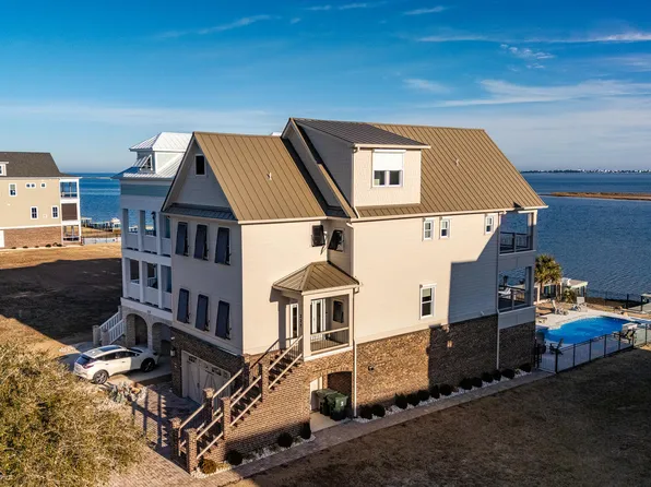 227 Back Street, Newport, NC 28570