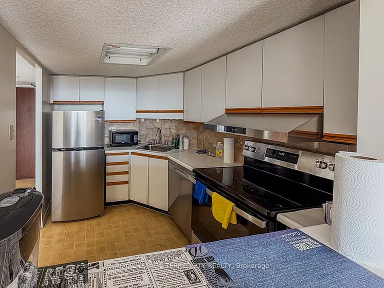 150 Alton Towers Cir #1513 — Photo 21