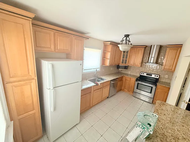 7227 Kindred St — Photo 8