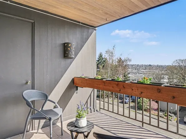 3601 24th Avenue W #306, Seattle, WA 98199