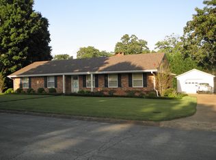 1906 Robertson Blvd, Sheffield, AL 35660