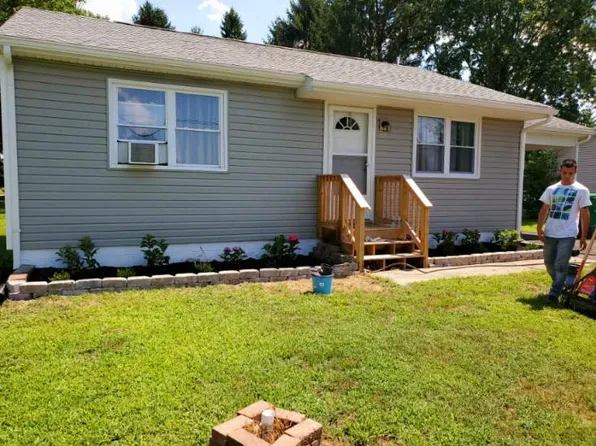 1662 Peach Basket Rd, Felton, DE 19943