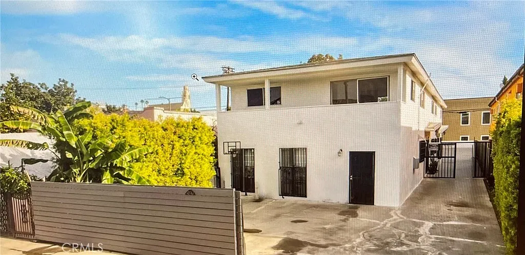 3 bed, 2.5 bath, 1326 sqft, $3,668 — Photo 1