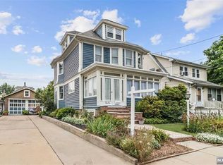 45 Gordon St, Ridgefield Park, NJ 07660