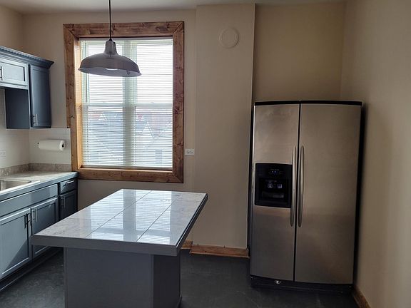 3rd image of 3713 W Shakespeare Ave #3
