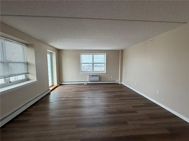 7914 Rockaway Beach Blvd #7C — Photo 2