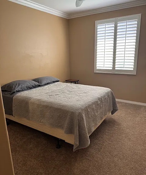 3rd bedroom with walkin closet (not shown)