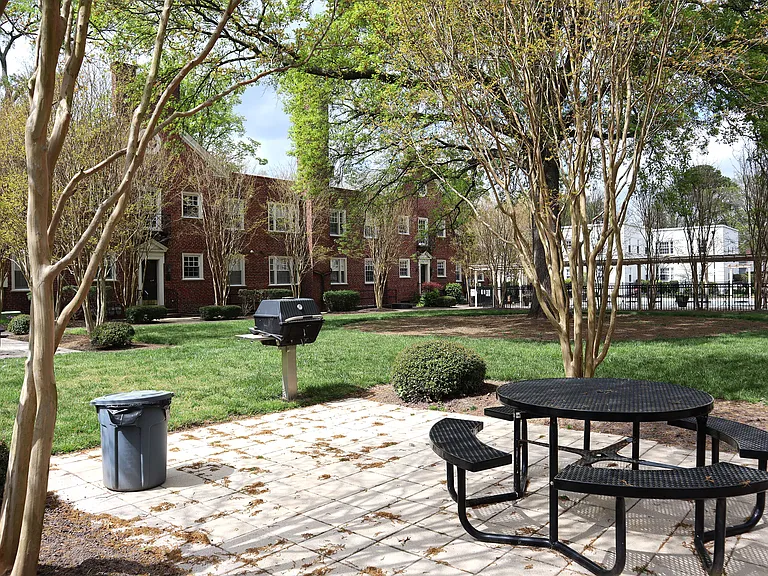 45 E Lock Ln #2 — Photo 4