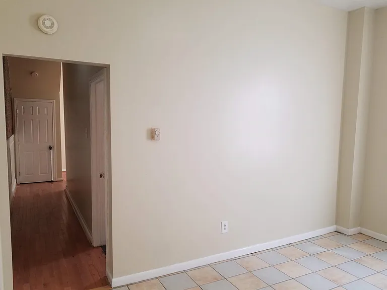 1323 W Butler St #1 — Photo 3
