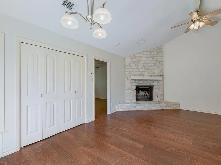 1802 Rawhide Dr #B — Photo 3