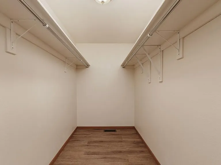 504 Josephine Dr #UPSTAIRS — Photo 5