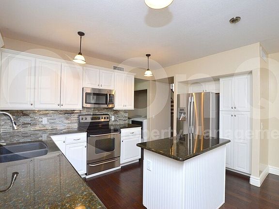 3rd image of 922 W Sun Coast Dr