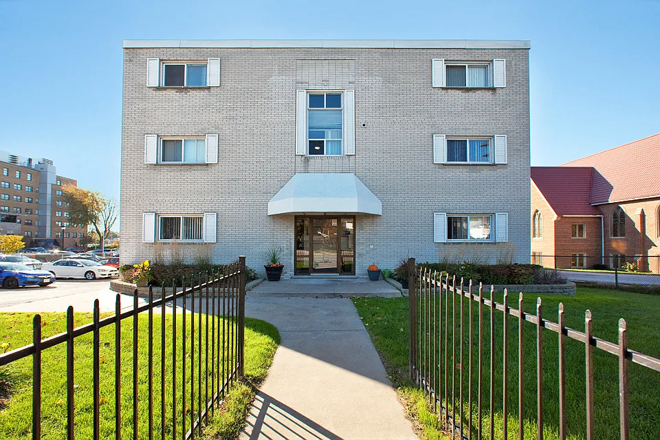 London Road Apartments — Photo 2